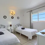 Residencia Lena アパート コラレホ