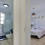 Residencia Lena アパート コラレホ