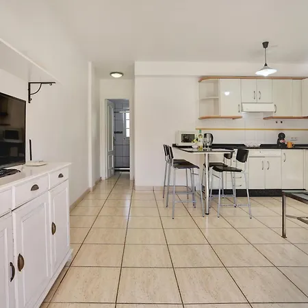 Residencia Lena Appartement *