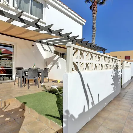 Residencia Lena Apartman *