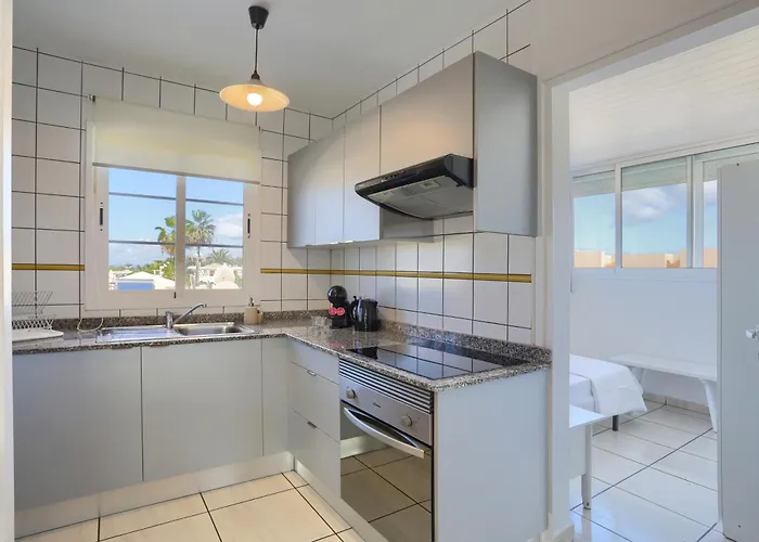 Residencia Lena Apartman *