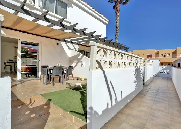 Residencia Lena Apartman *